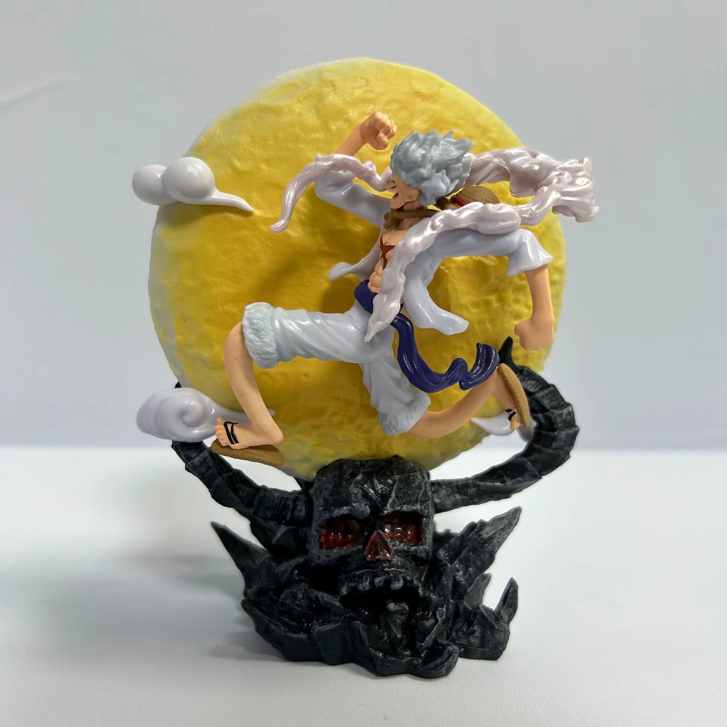 Figura de Luffy Gear 5 - One Piece